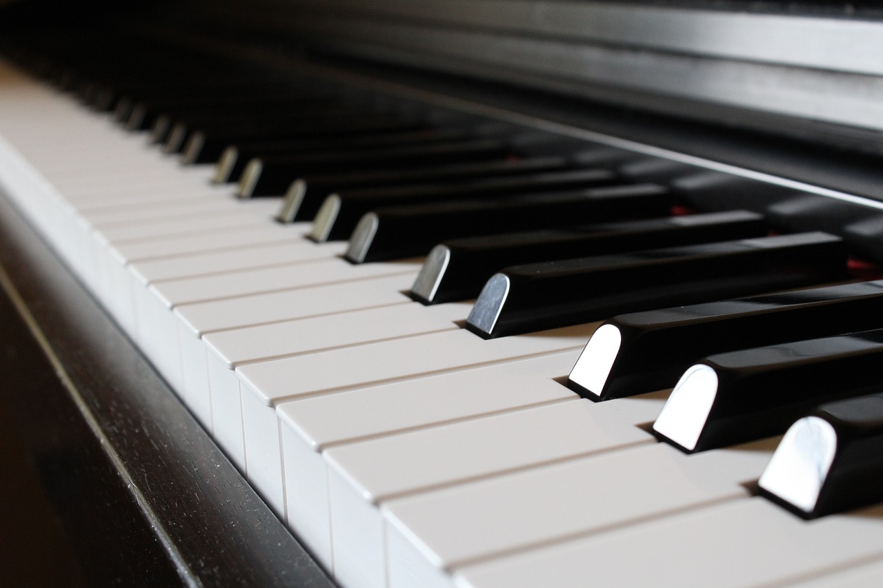 Comment apprendre à jouer du piano seul ?